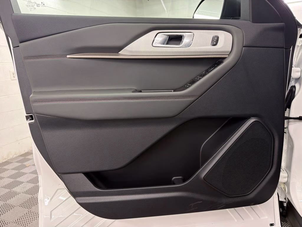 2026 White Ford Explorer Active RWD SUV