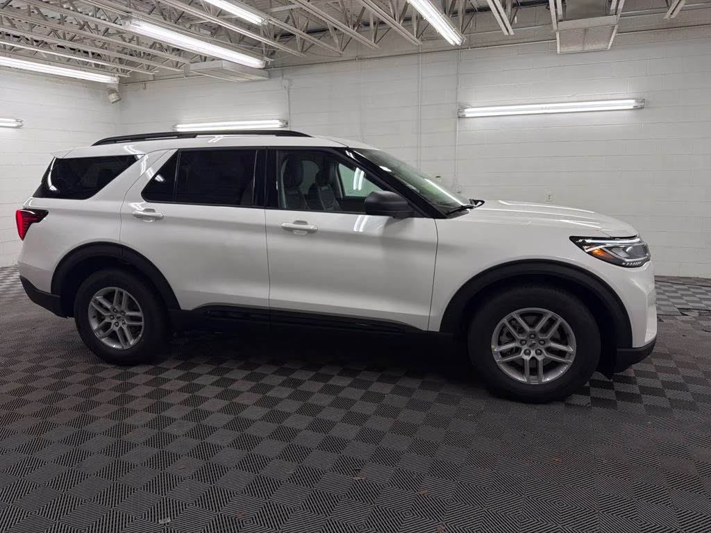 2026 White Ford Explorer Active RWD SUV