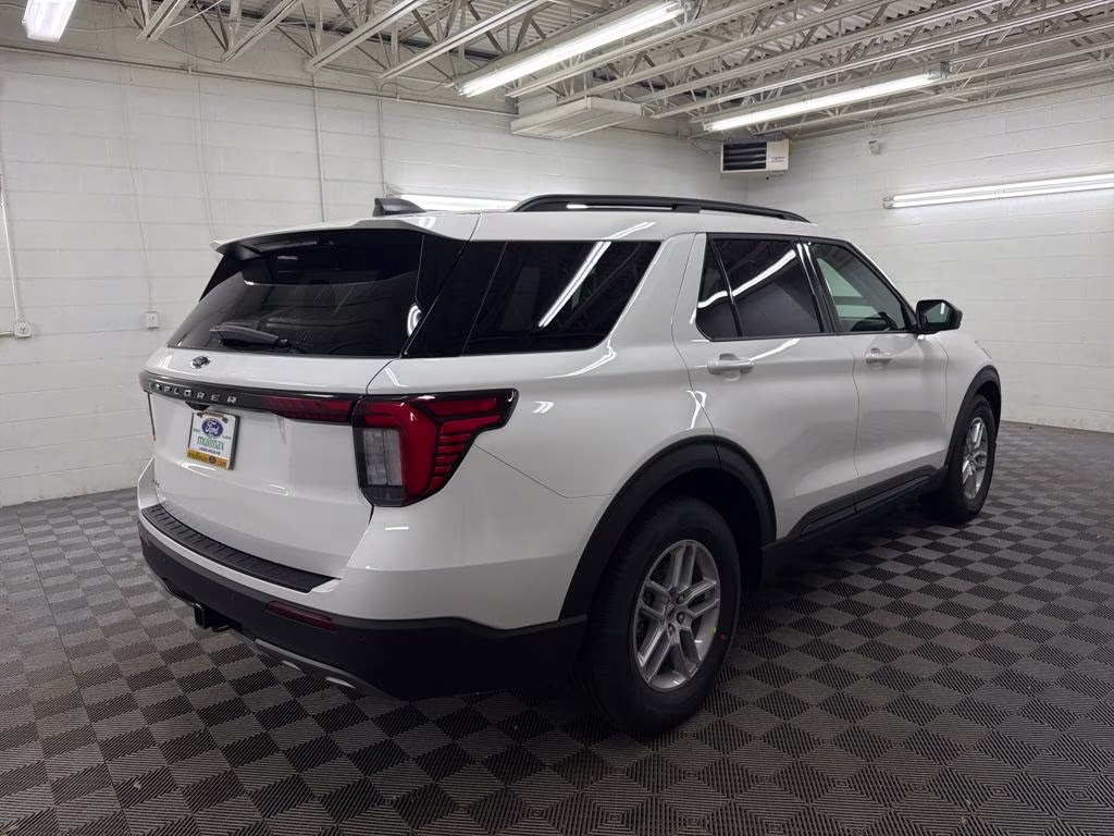 2026 White Ford Explorer Active RWD SUV