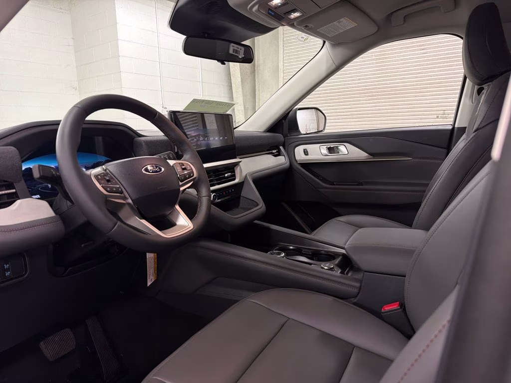 2026 White Ford Explorer Active RWD SUV