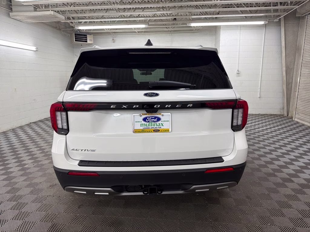 2026 White Ford Explorer Active RWD SUV