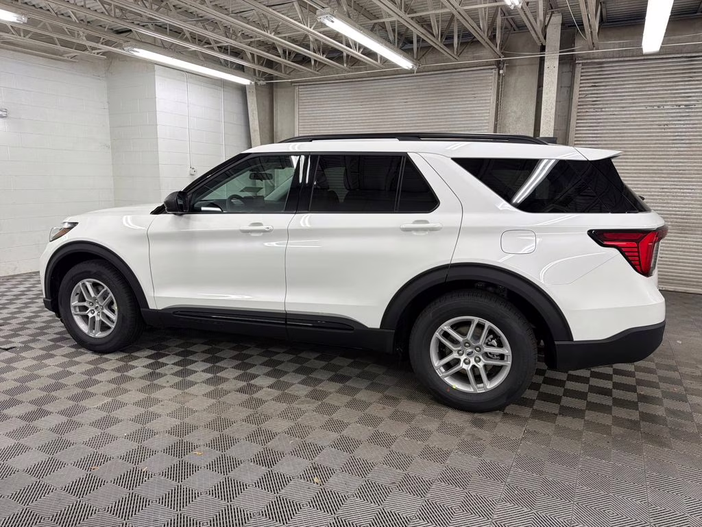 2026 STAR WHITE TRI-COAT Ford Explorer Active RWD SUV