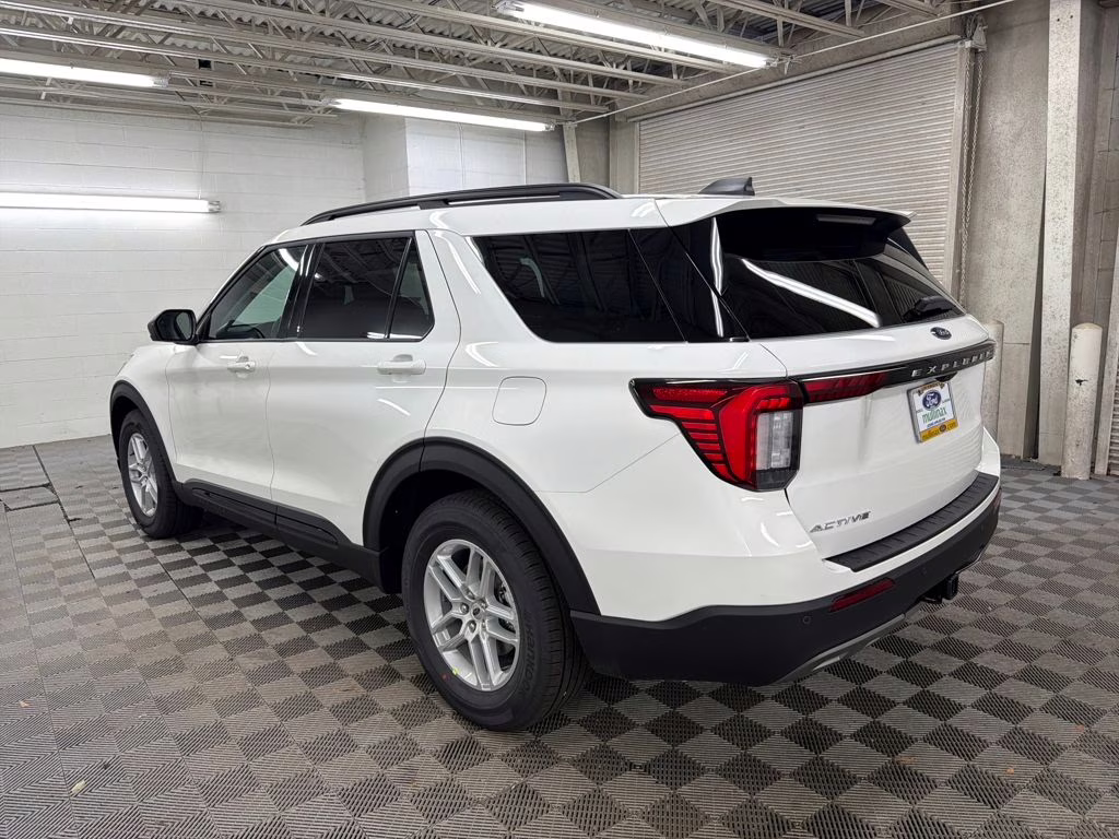 2026 STAR WHITE TRI-COAT Ford Explorer Active RWD SUV
