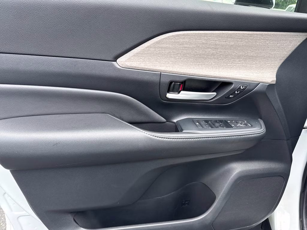 2024 Pearl Toyota Grand Highlander Limited FWD SUV