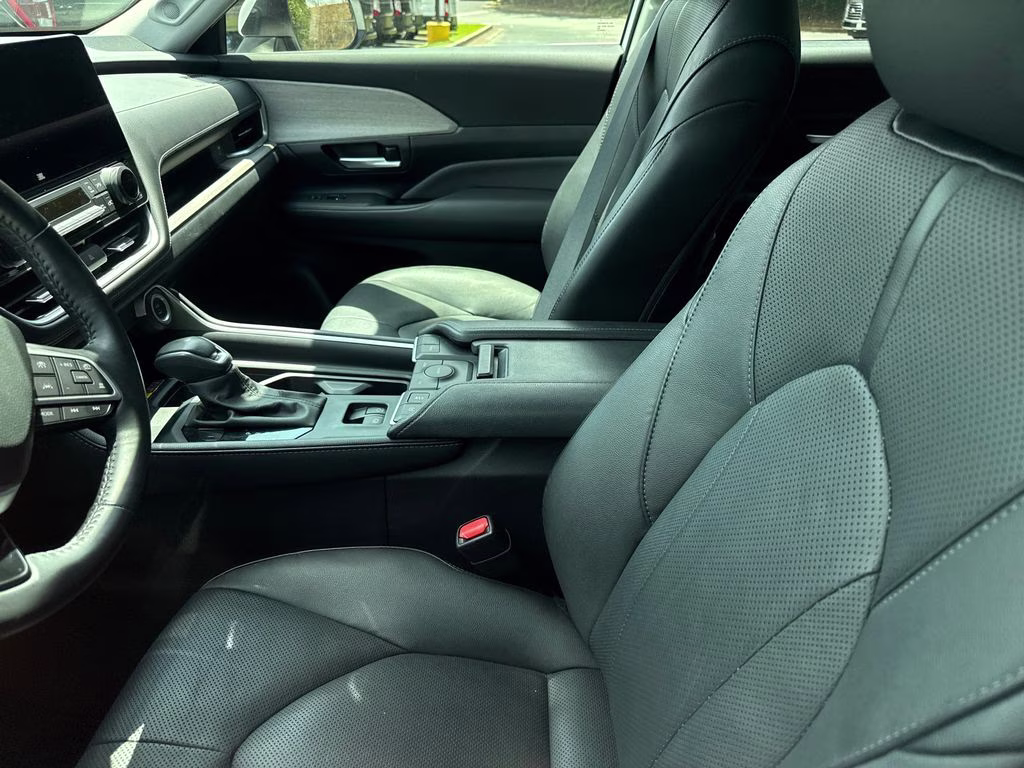 2024 Pearl Toyota Grand Highlander Limited FWD SUV