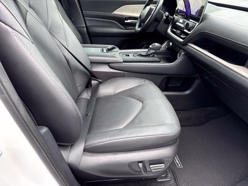 2024 Pearl Toyota Grand Highlander Limited FWD SUV