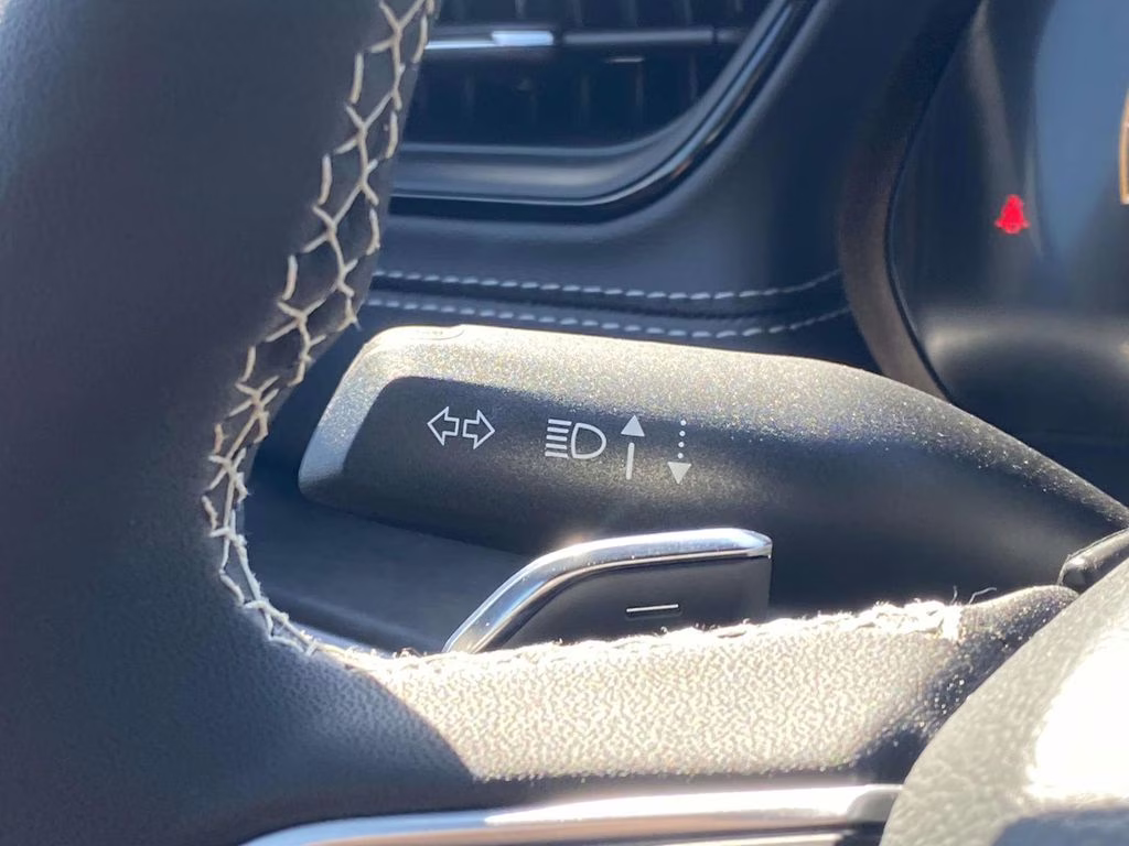 2026 Bright White Clearcoat Jeep Grand Cherokee Laredo Altitude 4X4 SUV