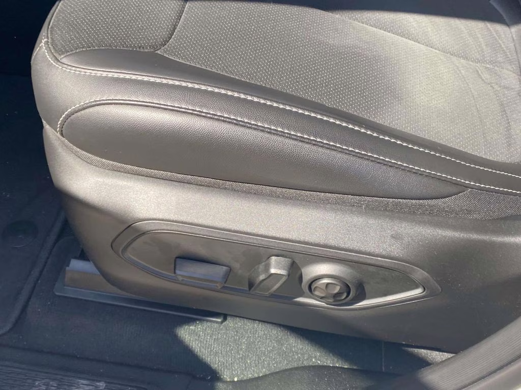 2026 Bright White Clearcoat Jeep Grand Cherokee Laredo Altitude 4X4 SUV