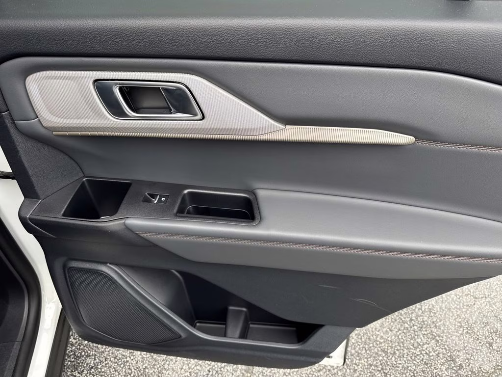 2026 White Metallic Ford Explorer Active RWD SUV