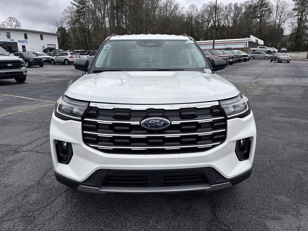 2026 White Metallic Ford Explorer Active RWD SUV