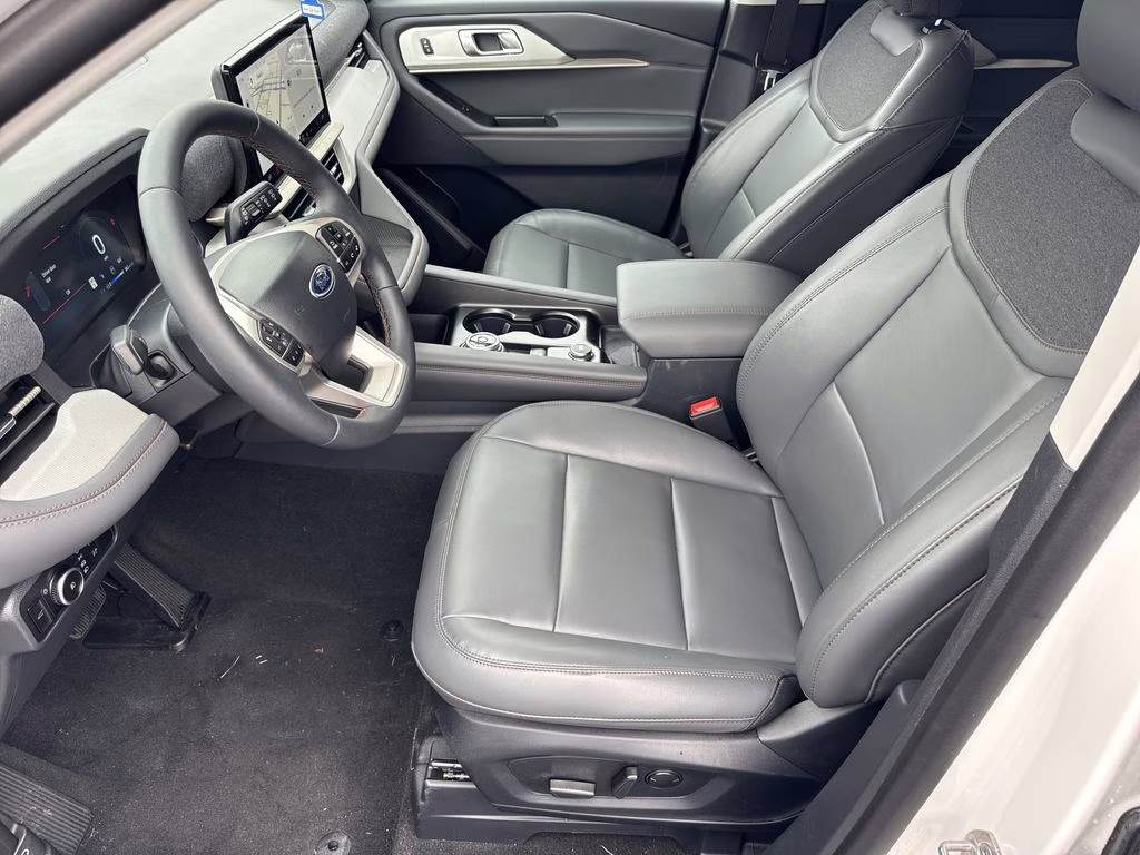 2026 White Metallic Ford Explorer Active RWD SUV