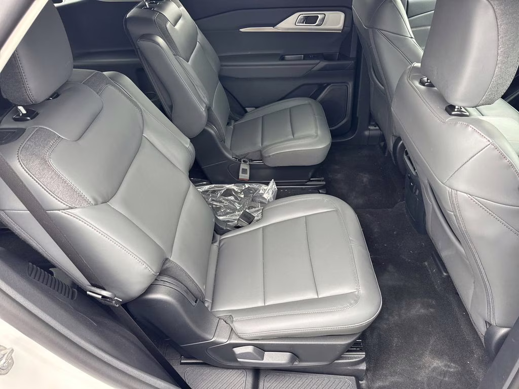 2026 White Metallic Ford Explorer Active RWD SUV