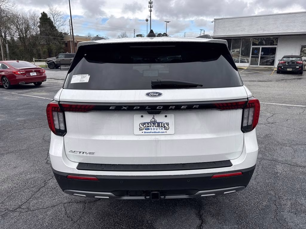 2026 White Metallic Ford Explorer Active RWD SUV