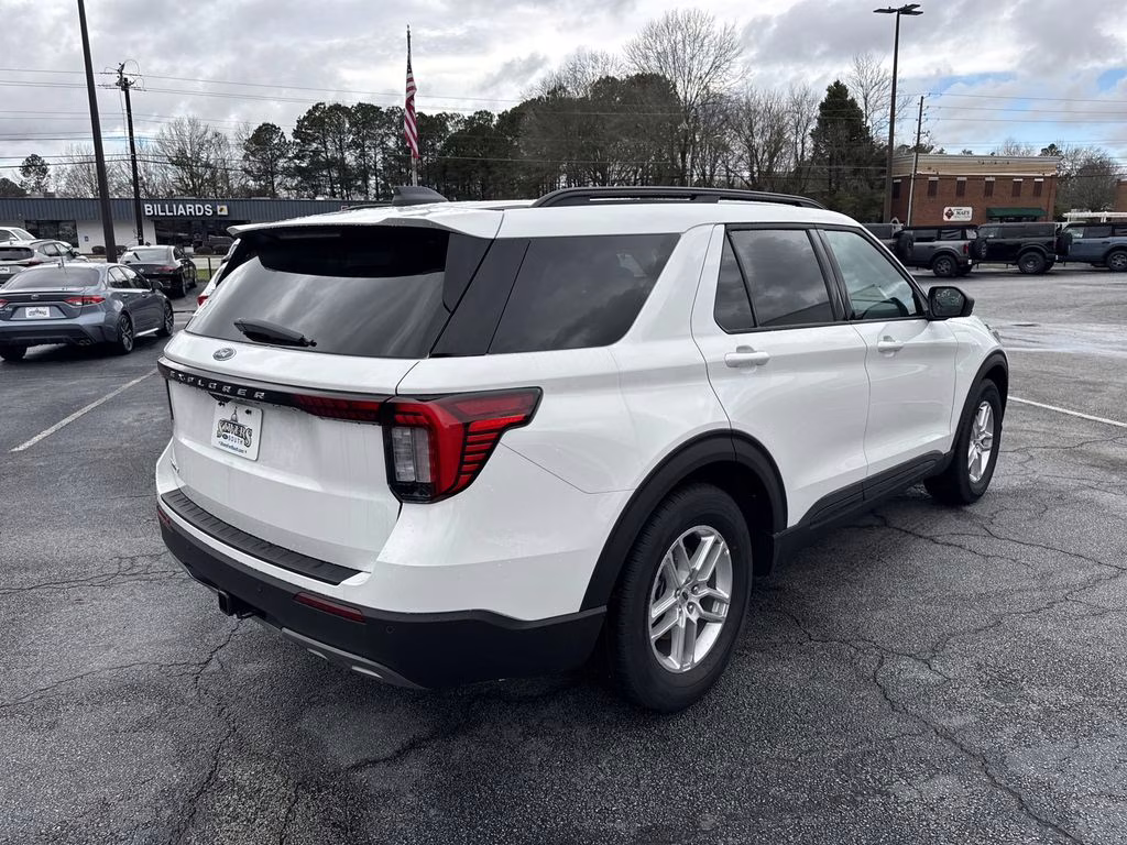 2026 White Metallic Ford Explorer Active RWD SUV