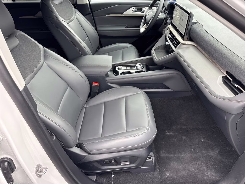 2026 White Metallic Ford Explorer Active RWD SUV