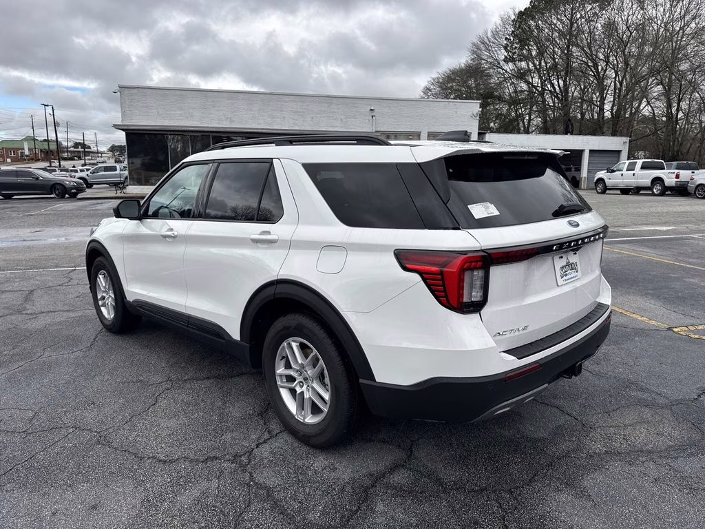 2026 White Metallic Ford Explorer Active RWD SUV
