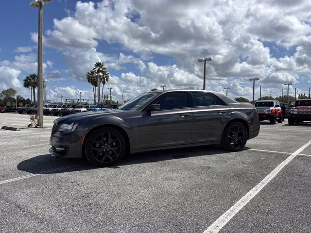 2022 Granite Crystal Metallic Clearcoat Chrysler 300 S RWD Sedan
