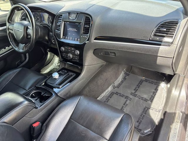 2022 Granite Crystal Metallic Clearcoat Chrysler 300 S RWD Sedan