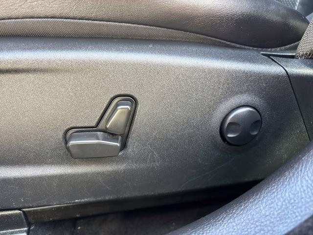 2022 Granite Crystal Metallic Clearcoat Chrysler 300 S RWD Sedan