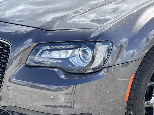 2022 Granite Crystal Metallic Clearcoat Chrysler 300 S RWD Sedan