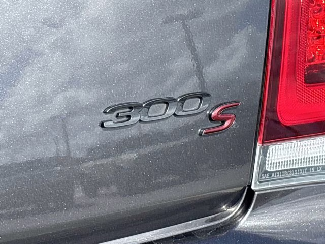 2022 Granite Crystal Metallic Clearcoat Chrysler 300 S RWD Sedan