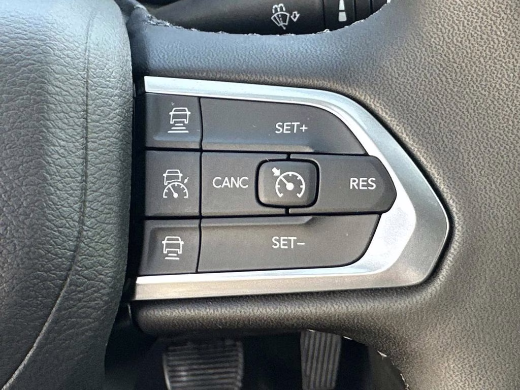 2026 Bright White Clearcoat Jeep Compass Limited 4X4 SUV