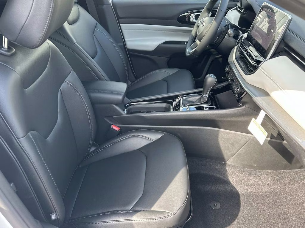 2026 Bright White Clearcoat Jeep Compass Limited 4X4 SUV