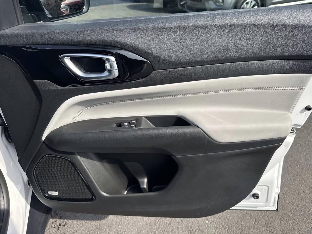 2026 Bright White Clearcoat Jeep Compass Limited 4X4 SUV