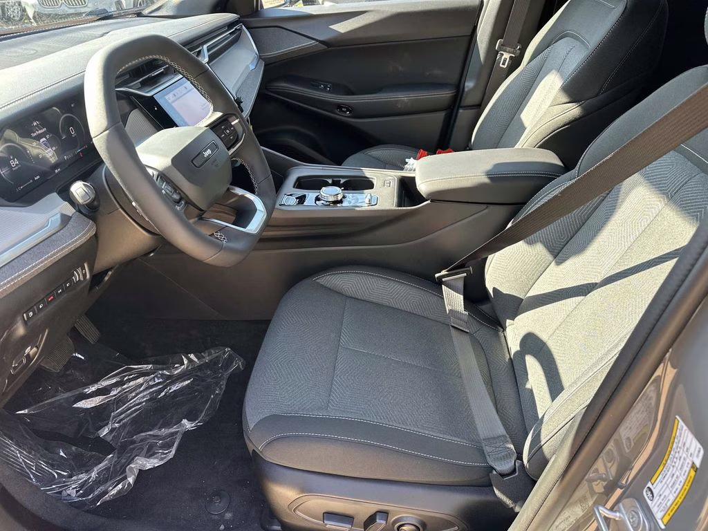 2026 Sting-Gray Clearcoat Jeep Cherokee Laredo 4X4 SUV