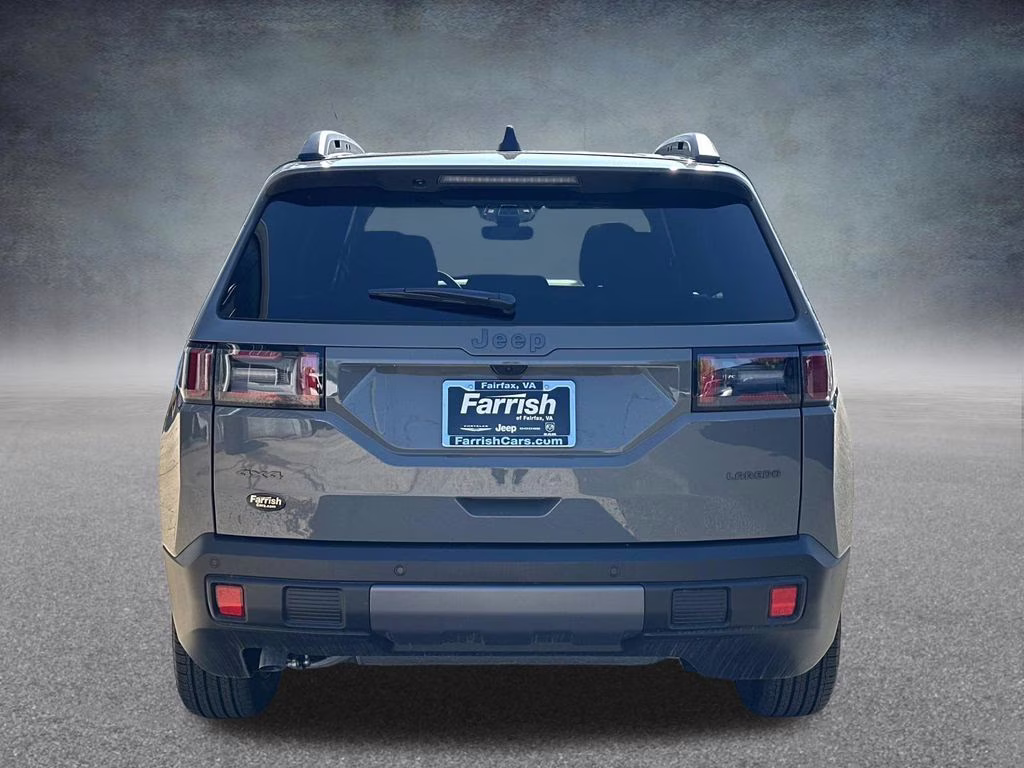 2026 Sting-Gray Clearcoat Jeep Cherokee Laredo 4X4 SUV