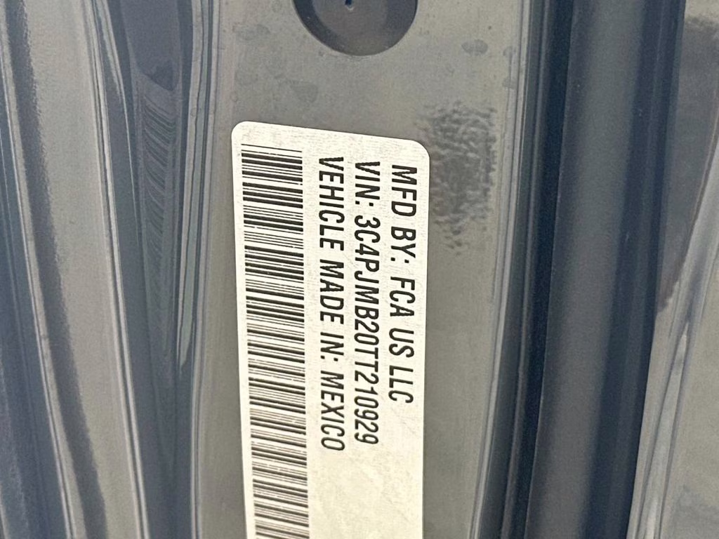 2026 Sting-Gray Clearcoat Jeep Cherokee Laredo 4X4 SUV