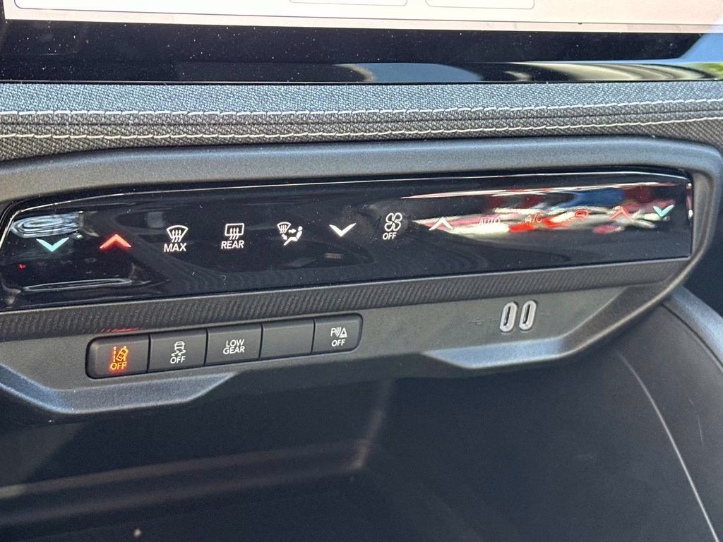 2026 Sting-Gray Clearcoat Jeep Cherokee Laredo 4X4 SUV