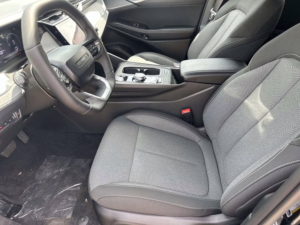 2026 Diamond Black Crystal Pearlcoat Jeep Cherokee Laredo 4X4 SUV