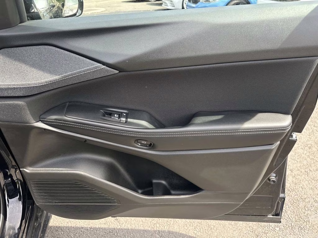 2026 Diamond Black Crystal Pearlcoat Jeep Cherokee Laredo 4X4 SUV