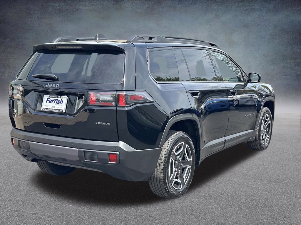 2026 Diamond Black Crystal Pearlcoat Jeep Cherokee Laredo 4X4 SUV