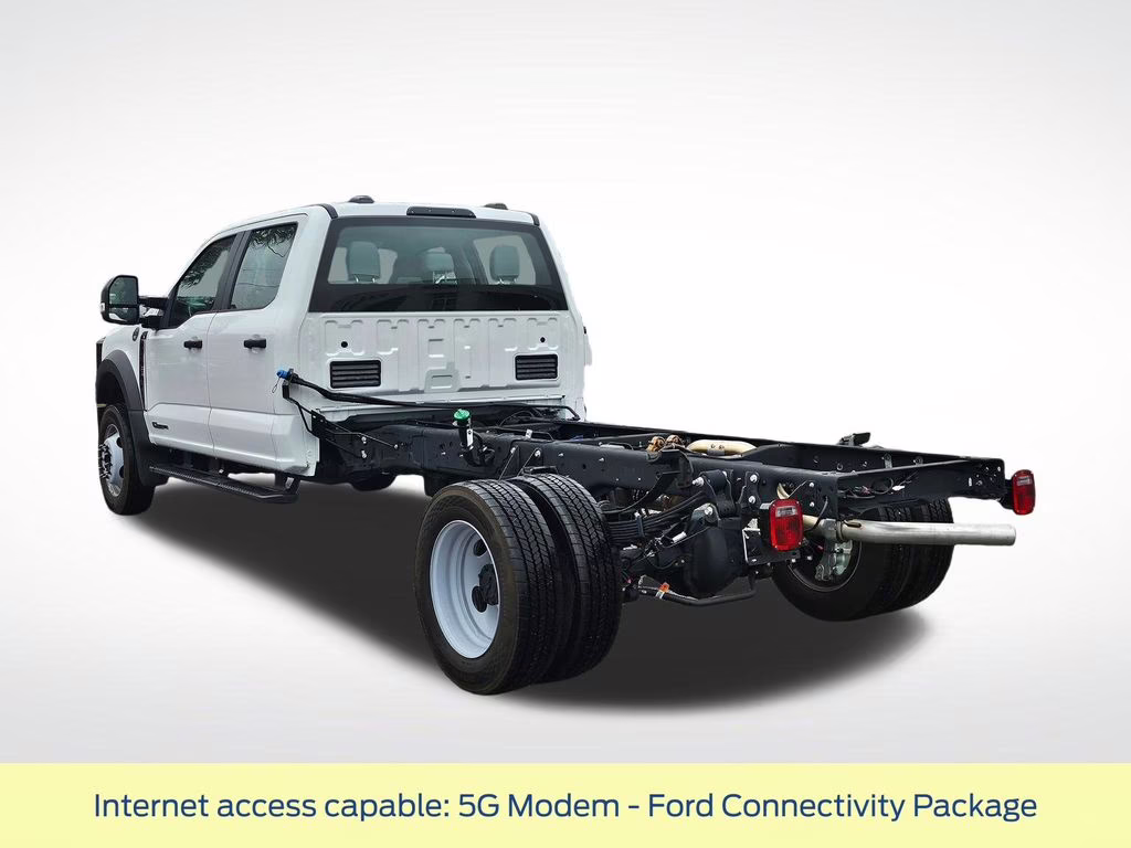 2026 Oxford White Ford Super Duty F-450 DRW XL RWD Chassis