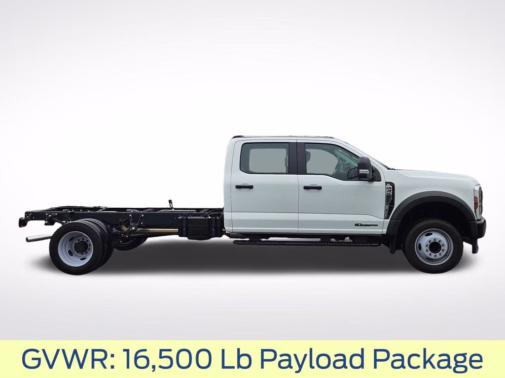 2026 Oxford White Ford Super Duty F-450 DRW XL RWD Chassis