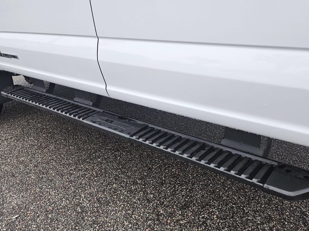 2026 Oxford White Ford Super Duty F-450 DRW XL RWD Chassis