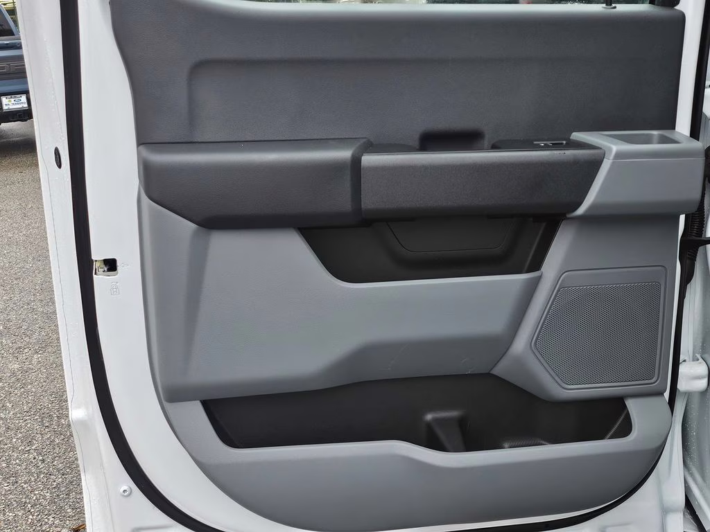 2026 Oxford White Ford Super Duty F-450 DRW XL RWD Chassis