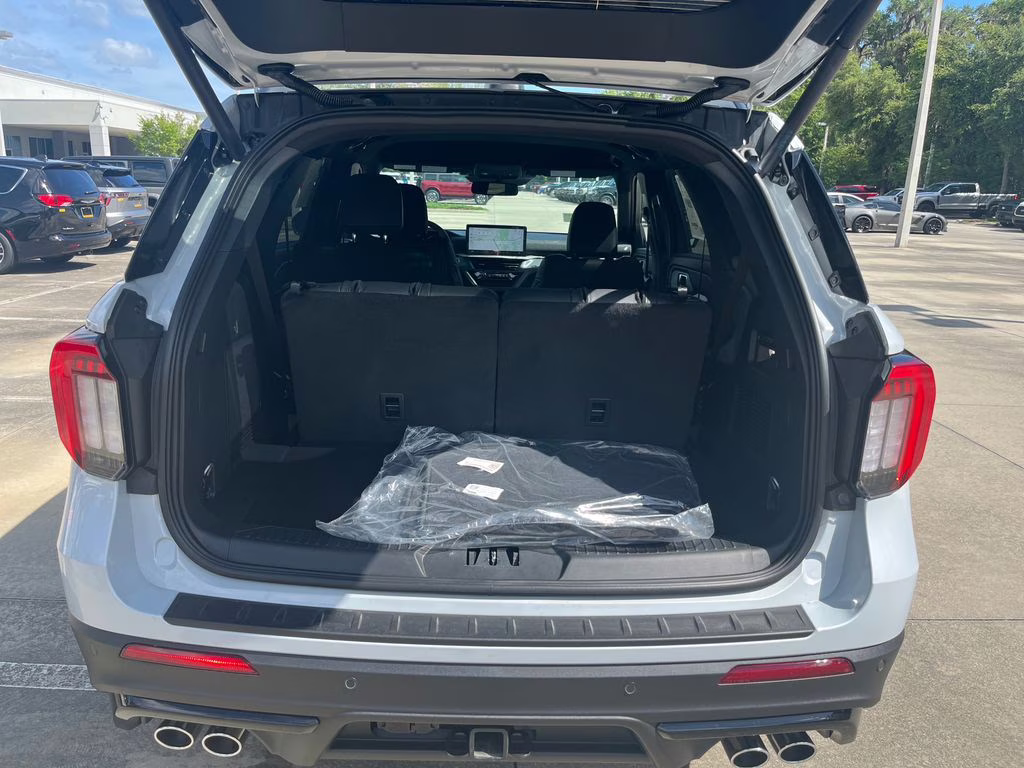 2026 White Metallic Ford Explorer ST 4X4 SUV