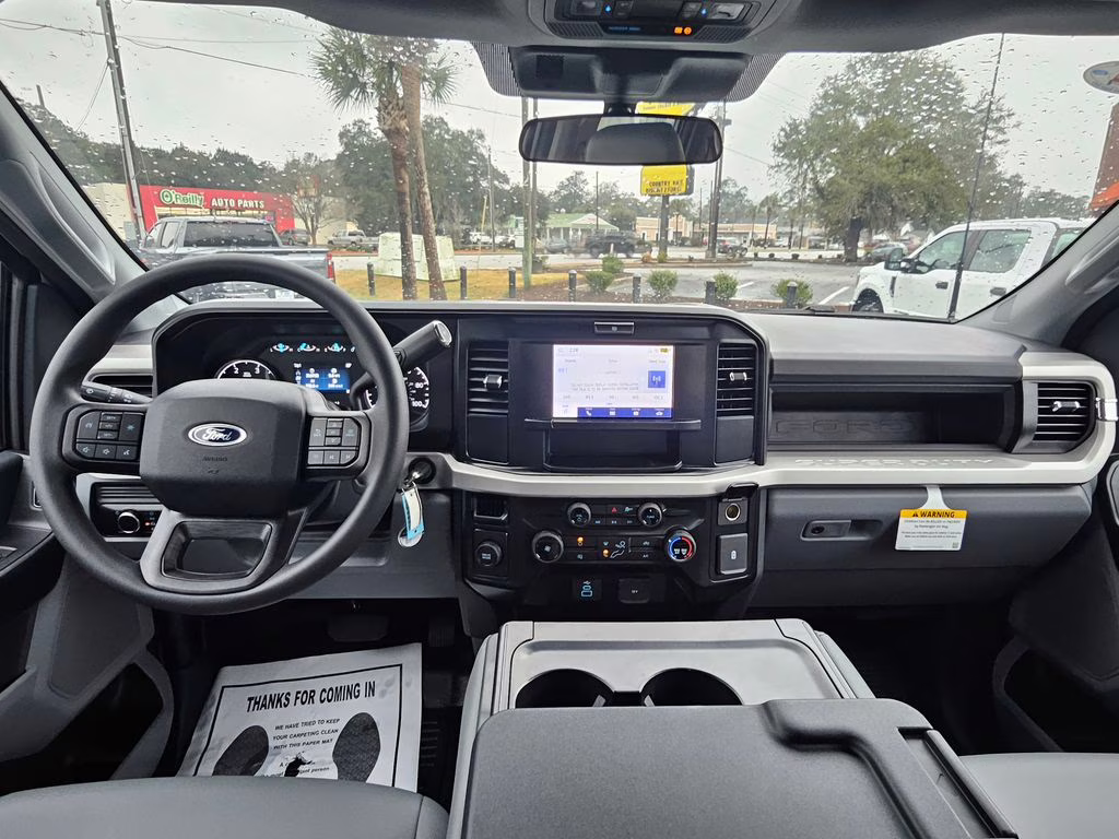 2026 Oxford White Ford Super Duty F-450 DRW XL RWD Chassis