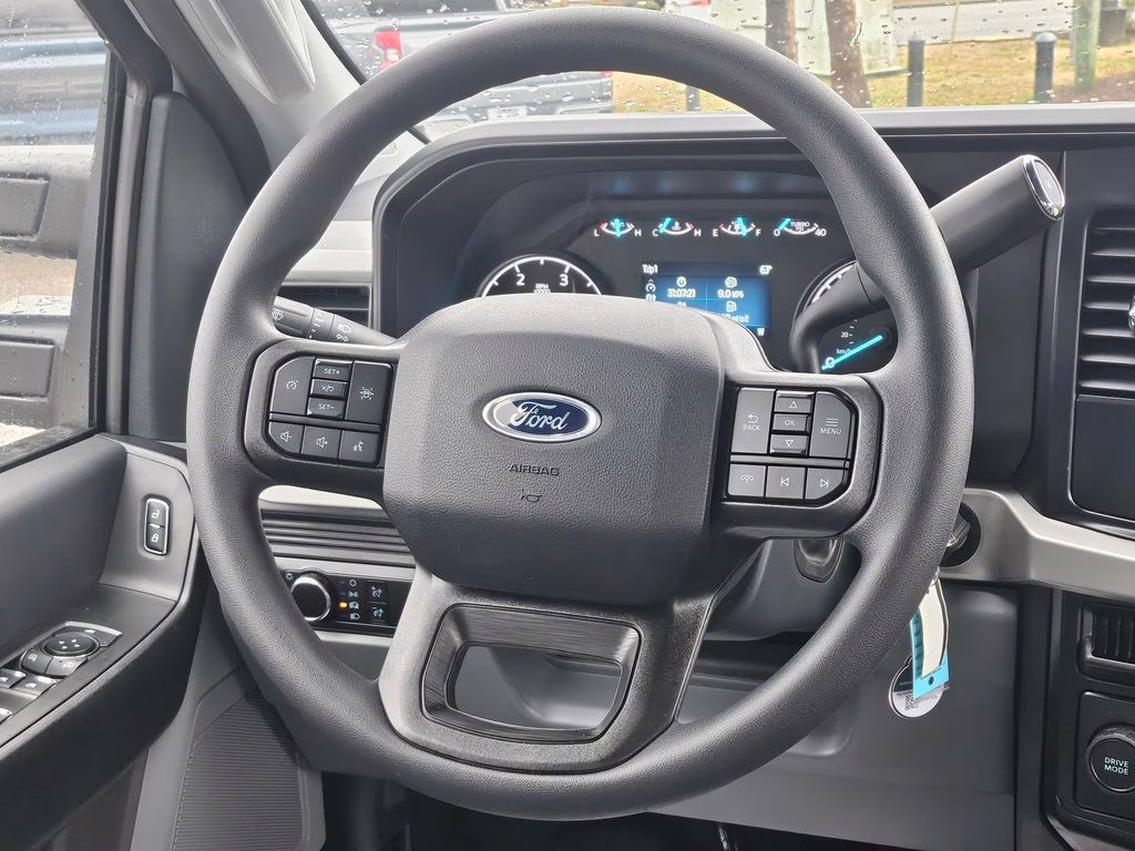 2026 Oxford White Ford Super Duty F-450 DRW XL RWD Chassis