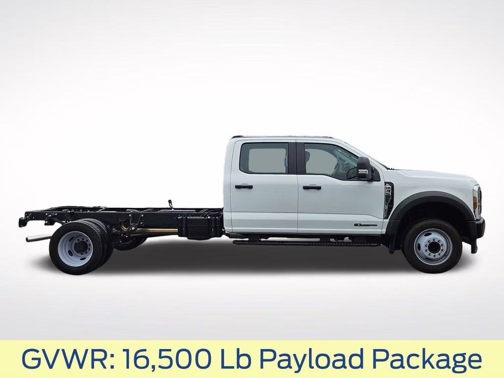 2026 Oxford White Ford Super Duty F-450 DRW XL RWD Chassis