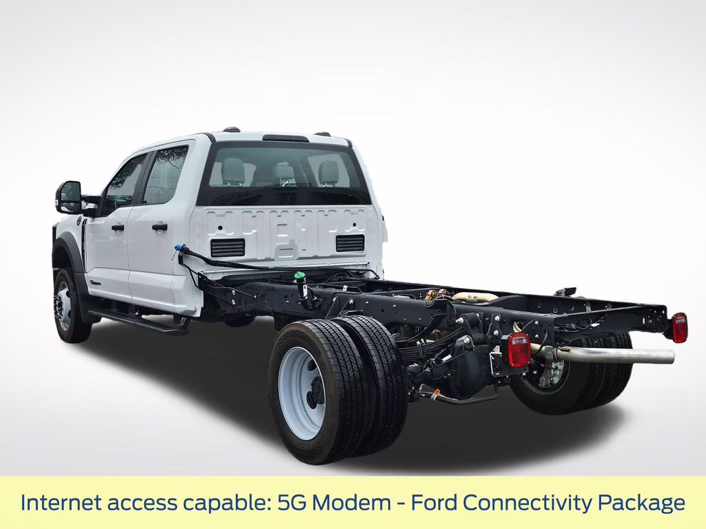 2026 Oxford White Ford Super Duty F-450 DRW XL RWD Chassis
