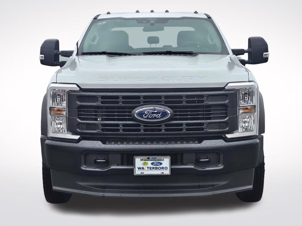 2026 Oxford White Ford Super Duty F-450 DRW XL RWD Chassis