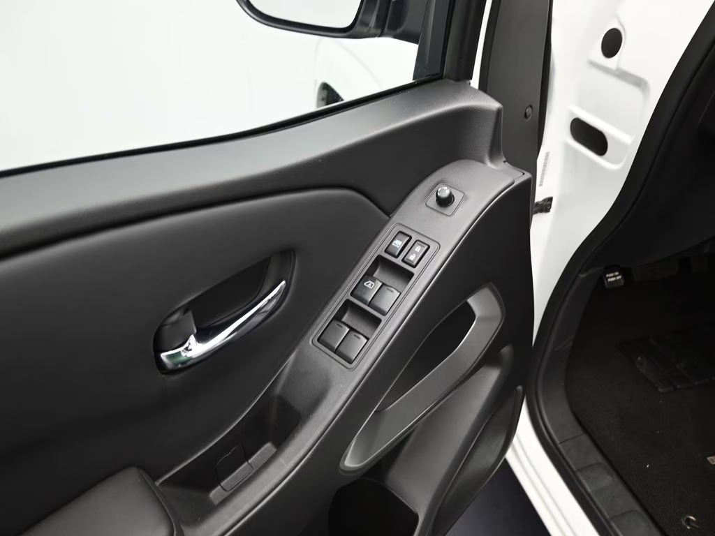 2024 Glacier White Nissan Frontier SV 4X4 Truck