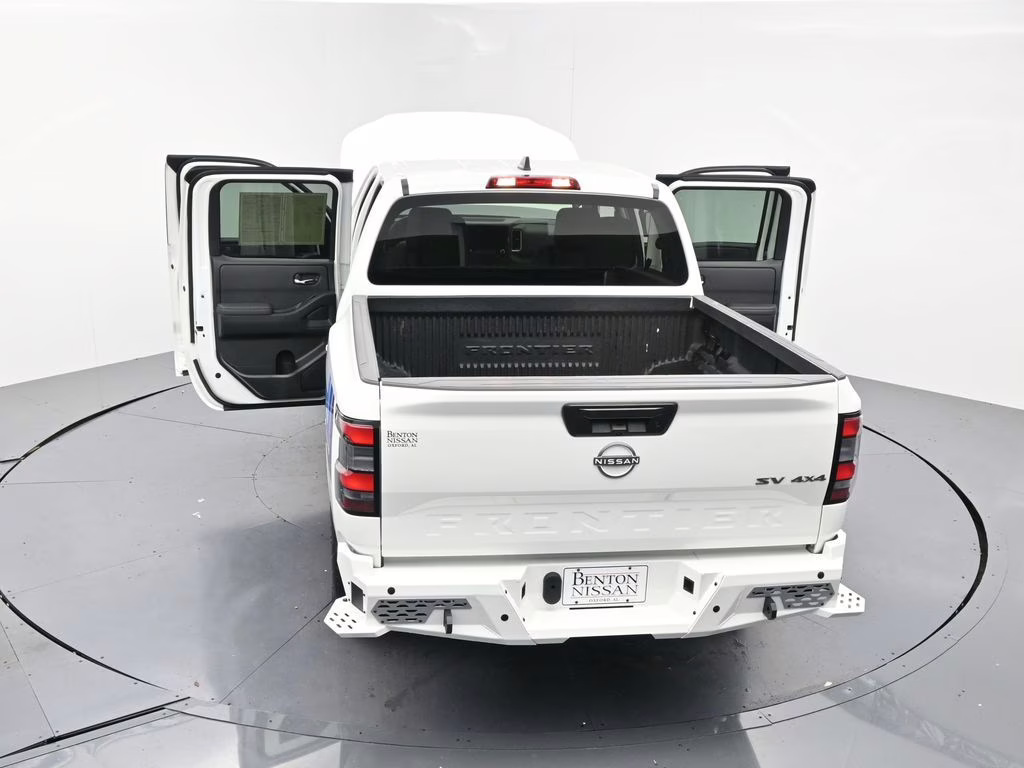 2024 Glacier White Nissan Frontier SV 4X4 Truck