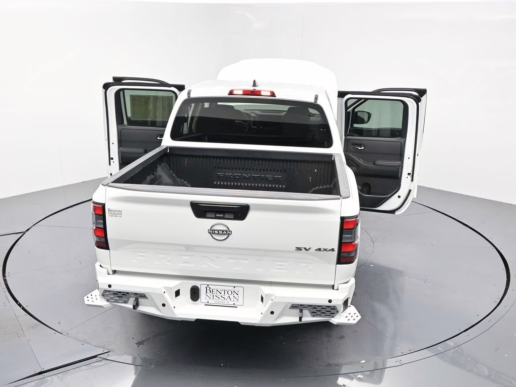 2024 Glacier White Nissan Frontier SV 4X4 Truck