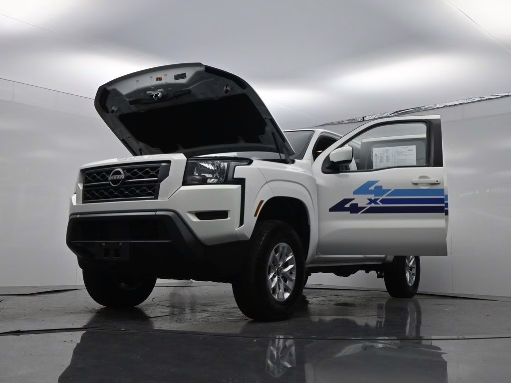 2024 Glacier White Nissan Frontier SV 4X4 Truck