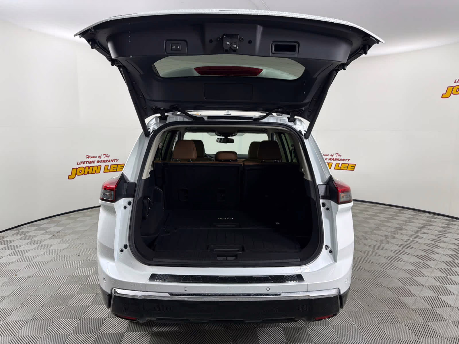 2026 Everest White Pearl Tricoat Nissan Rogue Platinum AWD SUV